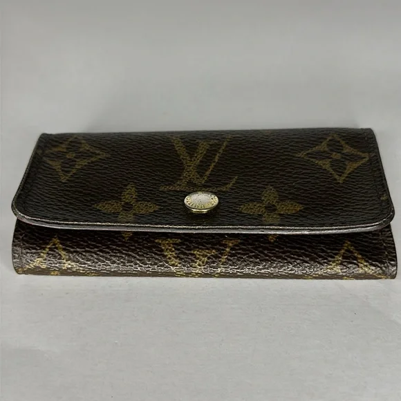 14 Louis Vuitton Brown Monogram Leather 4 Key Holder Case
